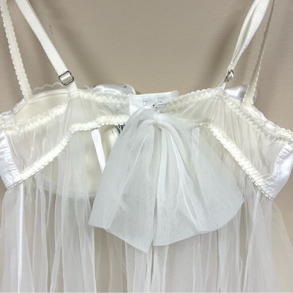 - Victoria Secret vintage bridal nightie with sash. Size Sm - Picture 4 of 5